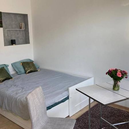 Magnifique Studio Au 2Eme Etage, A Proximite De La Gare Du Midi! 브뤼셀 외부 사진